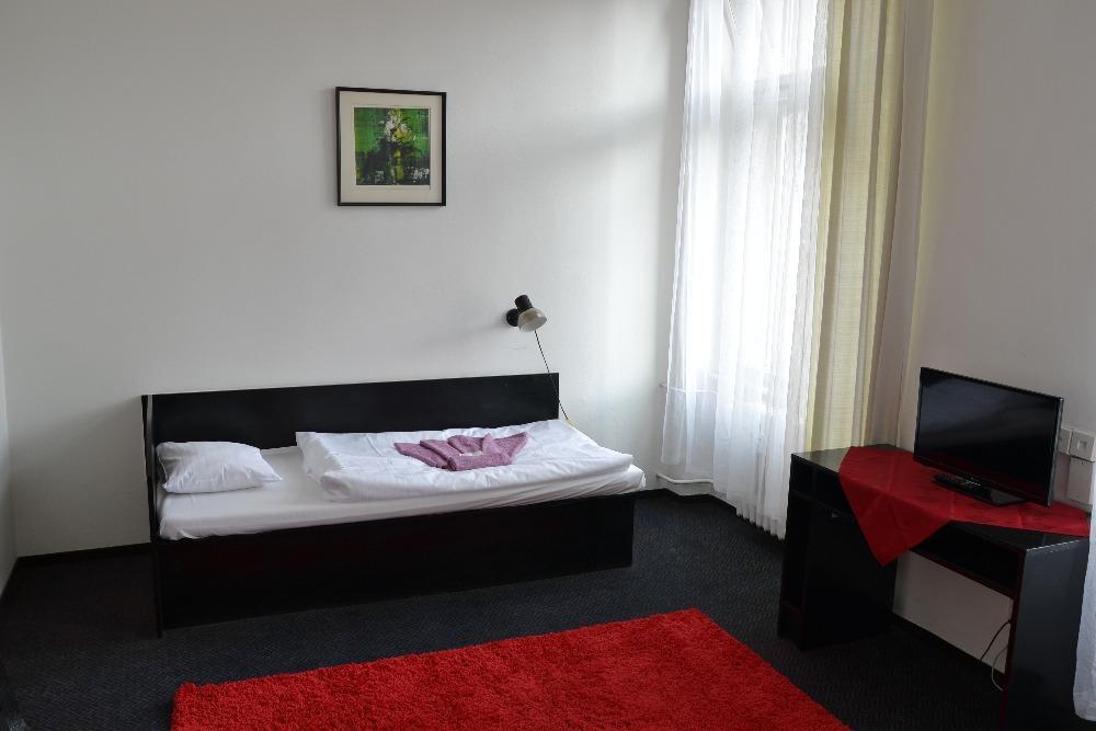 Hotel Posta Benesov  Luaran gambar