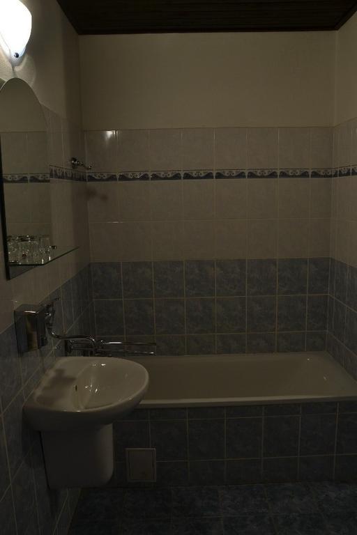 Hotel Posta Benesov  Luaran gambar