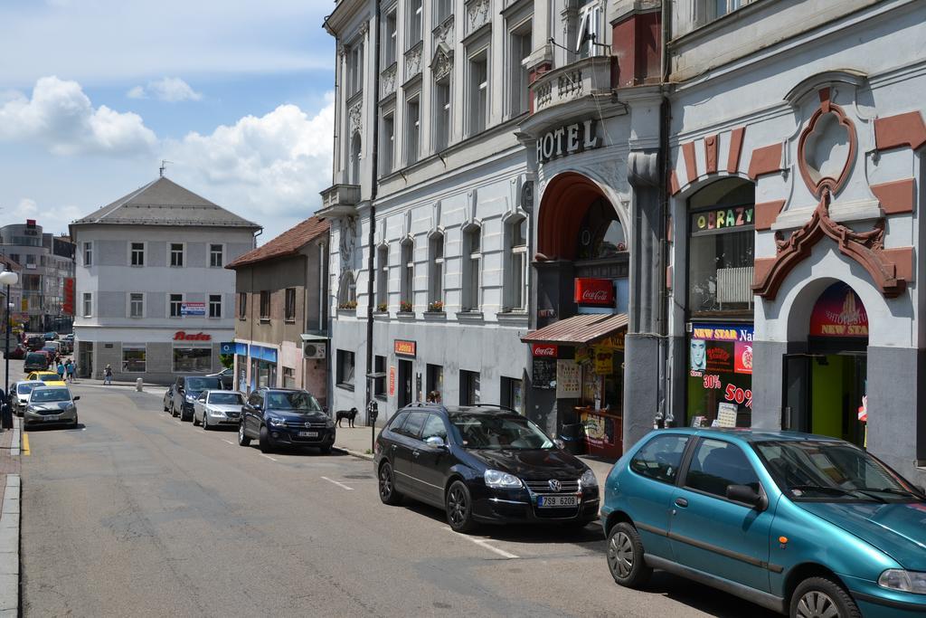 Hotel Posta Benesov  Luaran gambar