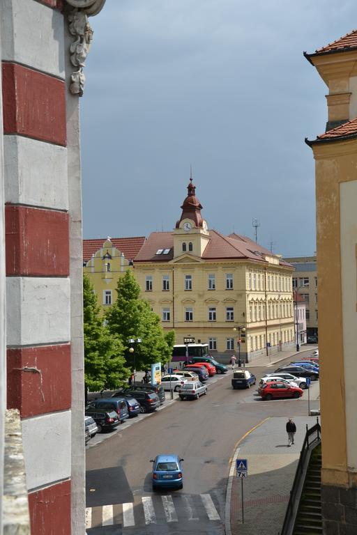 Hotel Posta Benesov  Luaran gambar
