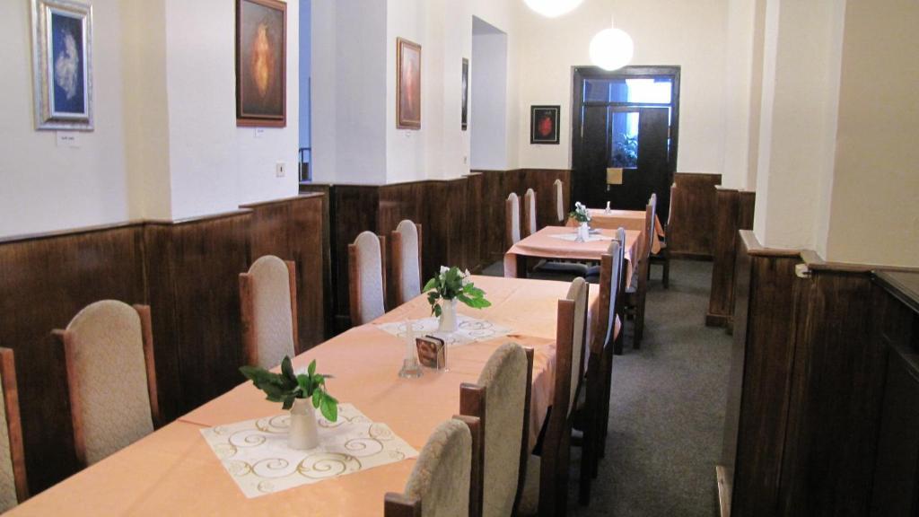 Hotel Posta Benesov  Luaran gambar