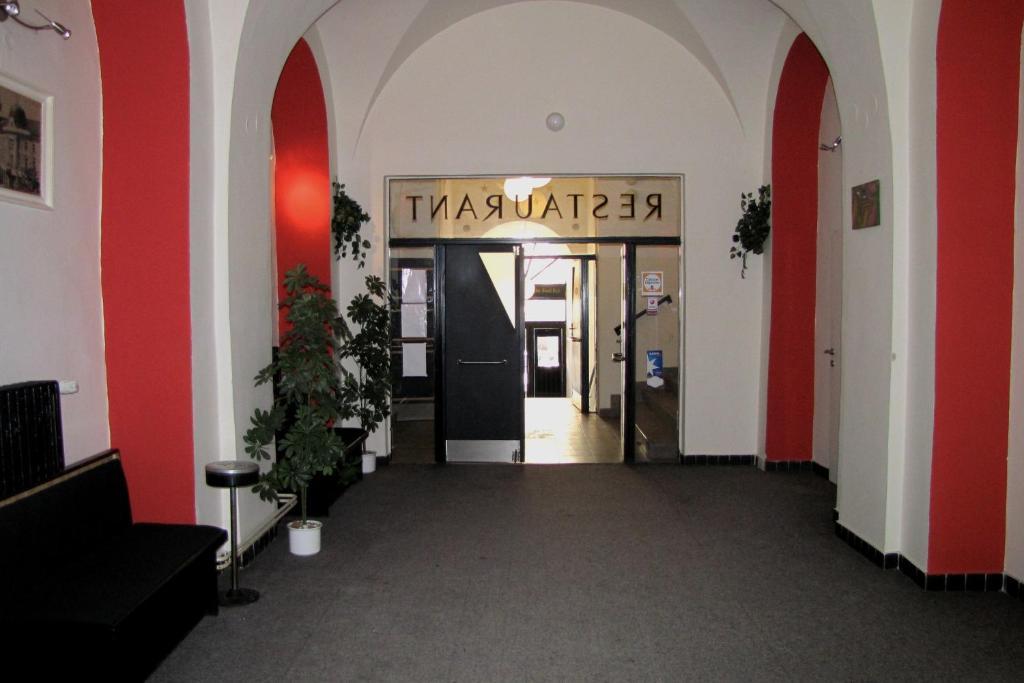 Hotel Posta Benesov  Luaran gambar
